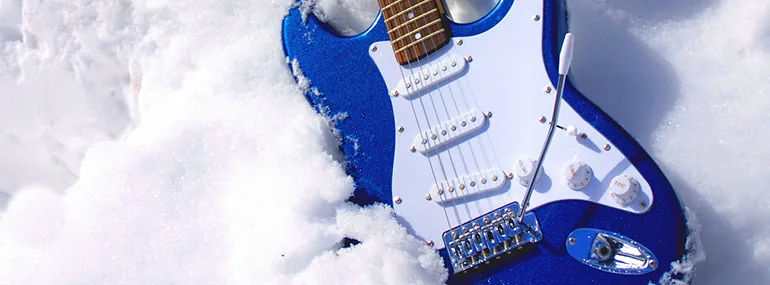 Schéma comparatif des effets de l’humidité sur le manche entre l’été et l’hiver